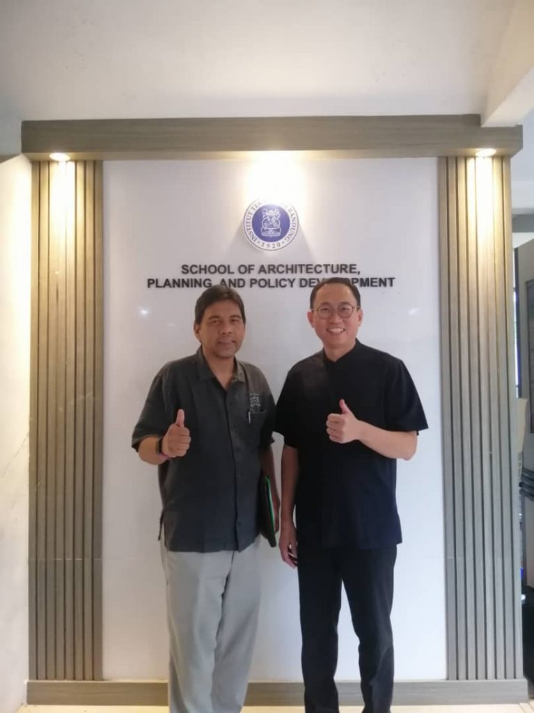 Dalam rangka pelaksanan Program Riset Internasional Pusat dan Pusat Penelitian (RI3P) Tahun 2024 LPIT.PN-6-51-2024 Wilmar A. Salim, S.T., M.Reg.Dev., Ph.D. berjudul Nusantara Smart City Concept Sustainability: Ideas and Implications, menyelenggarakan Kuliah Tamu dan Diskusi dengan Dosen Dr. Lim Seng Boon dari UiTM Malaysia.